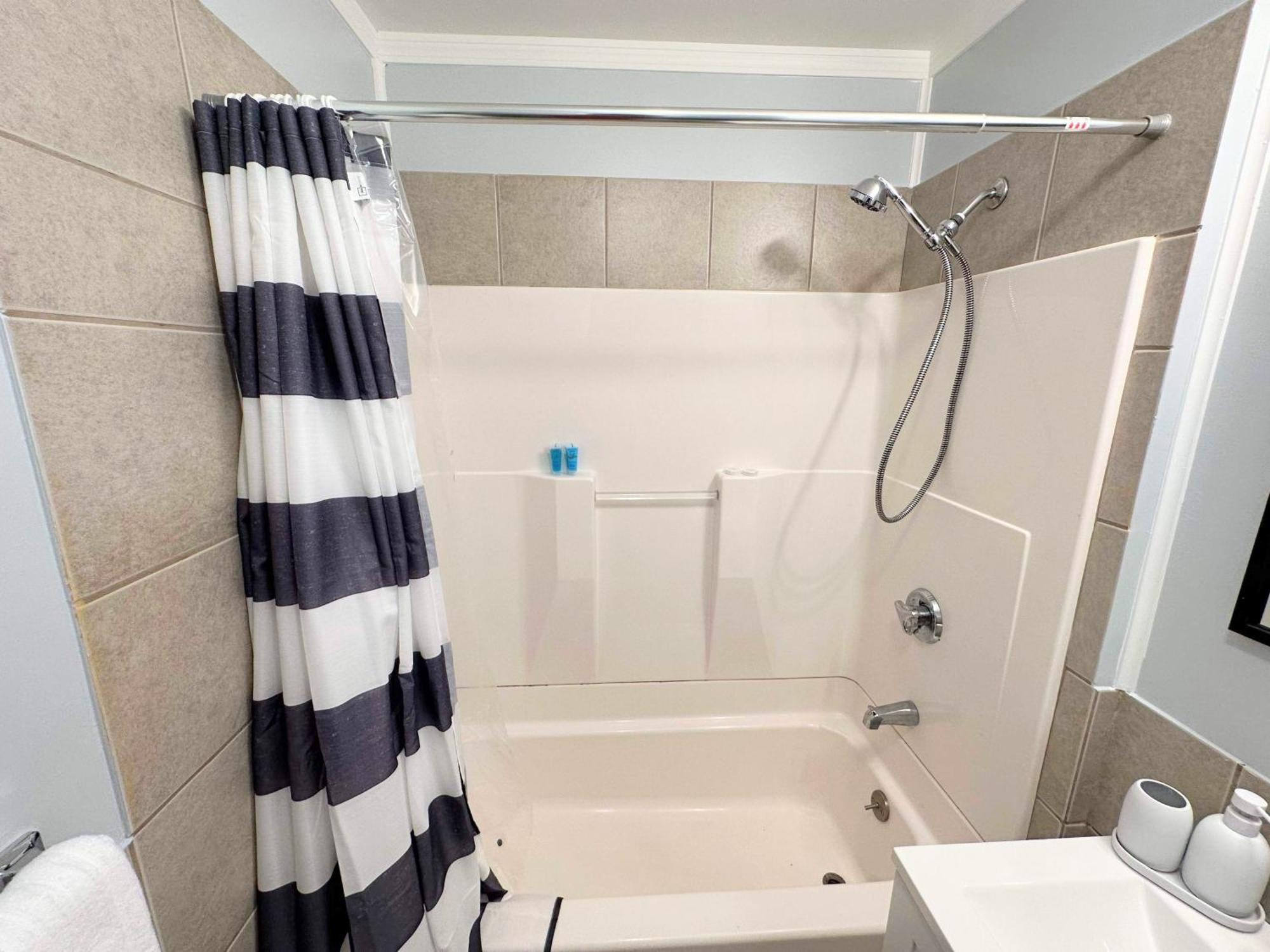 פוטאקט Like 4-Star Hotel, But Cheaper! מראה חיצוני תמונה